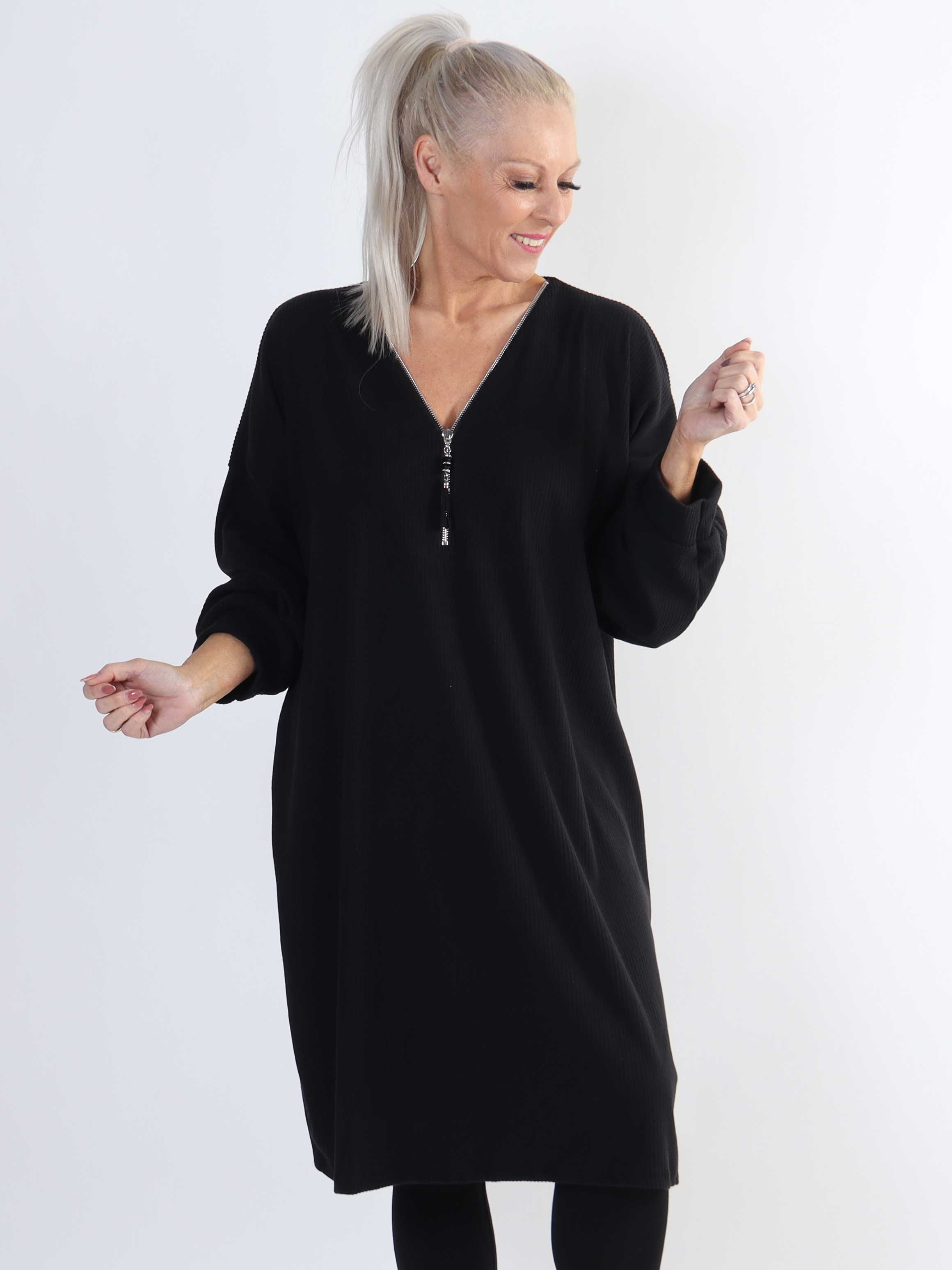 Liana - Blød plus size kjole i rib med lynlås